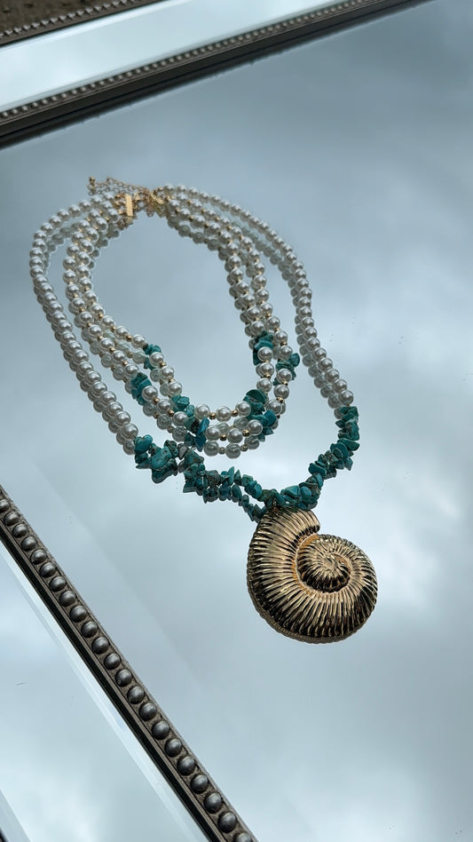 Layered Pearl Turquoise Conch